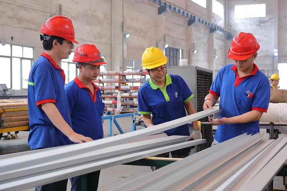 中亚丨九九重阳节，浓浓敬老情——向老员工致敬(图3)